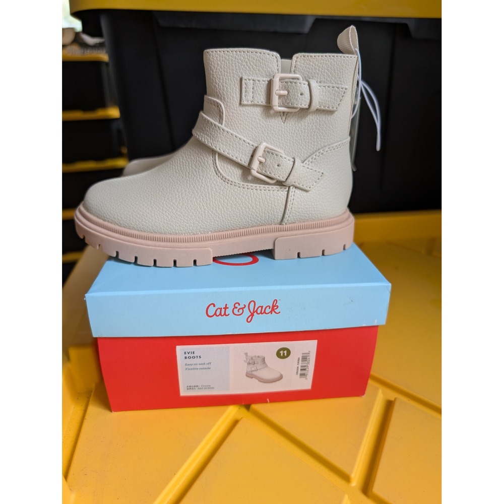 Cat & Jack Evie Cream Pink Lug Sole Buckle Ankle Boots Kids Size 11 NWT